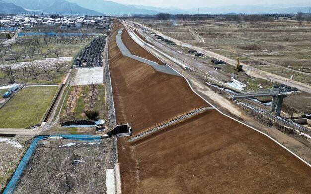 千曲川村山地区堤防強化工事