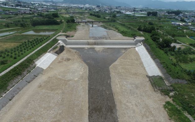 千曲川笠原床固工災害復旧工事